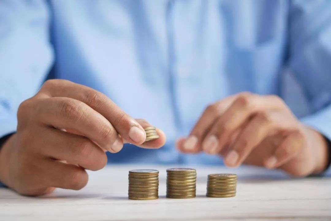 冰火新消費(fèi)：誰(shuí)已退場(chǎng)？誰(shuí)還在砸錢(qián)？